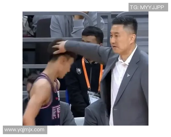 徐杰赛后向球迷致歉杜锋安慰并称赞他表现出色